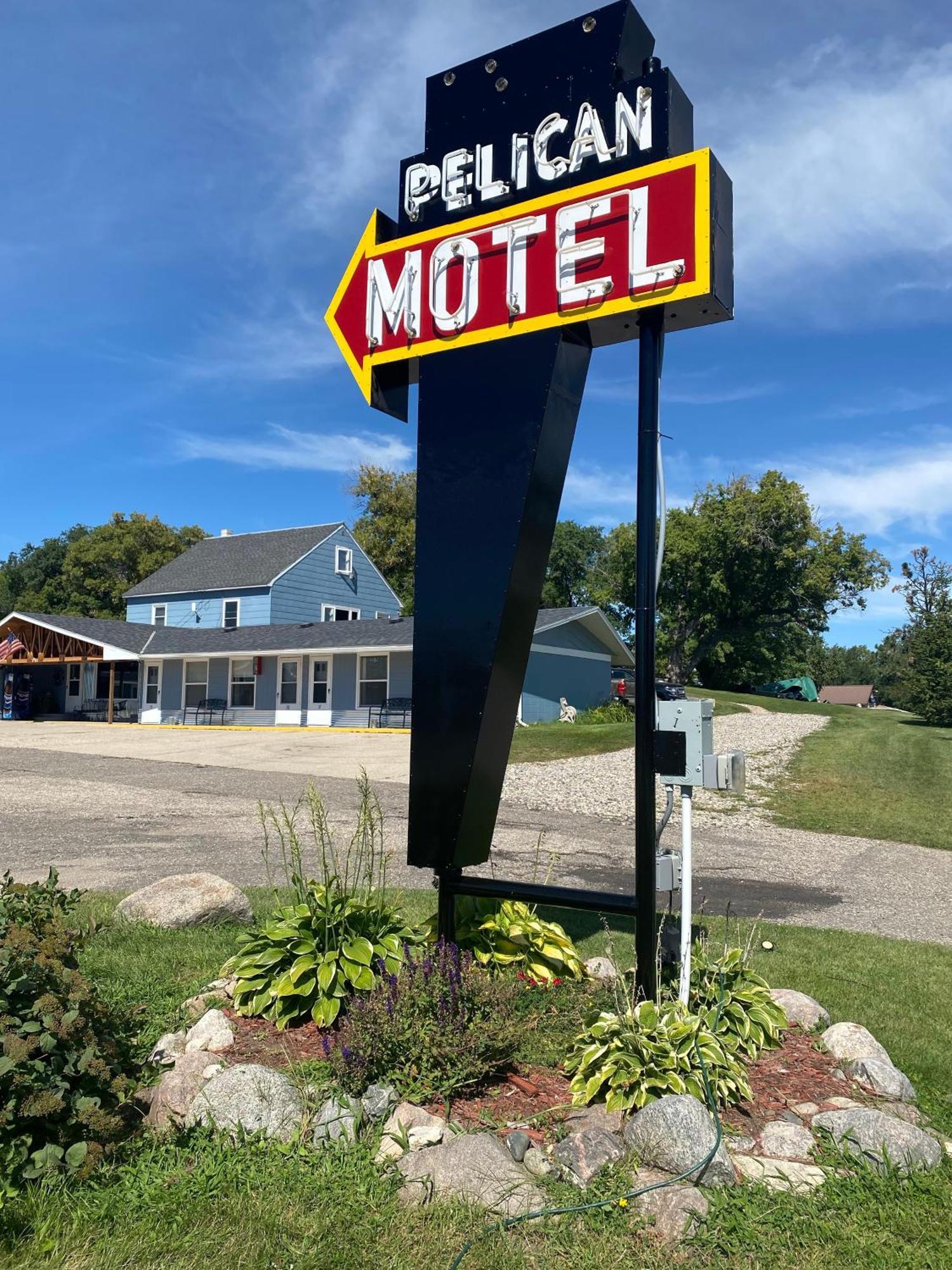 Pelican Motel Pelican Rapids Exterior foto